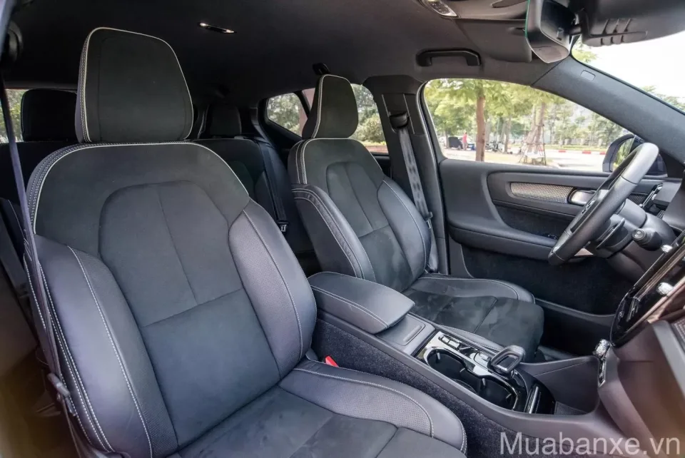 ghe ngoi tren xe volvo xc40 tinbanxe vn