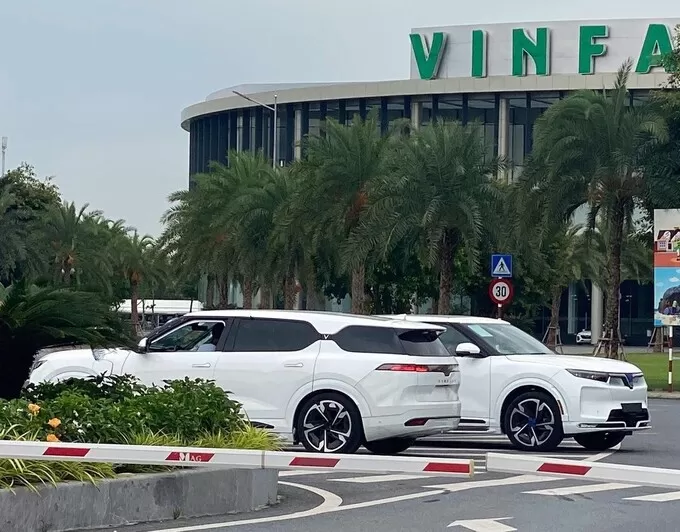 VinFast VF9 xuất hiện tại nhà máy, đã vào giai đoạn hoàn thiện và sớm được giao cho khách hàng