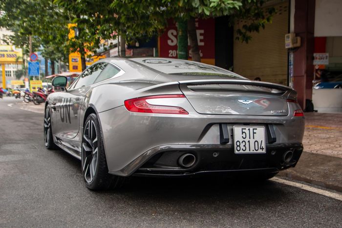 aston martin vanquish tinbanxe 5