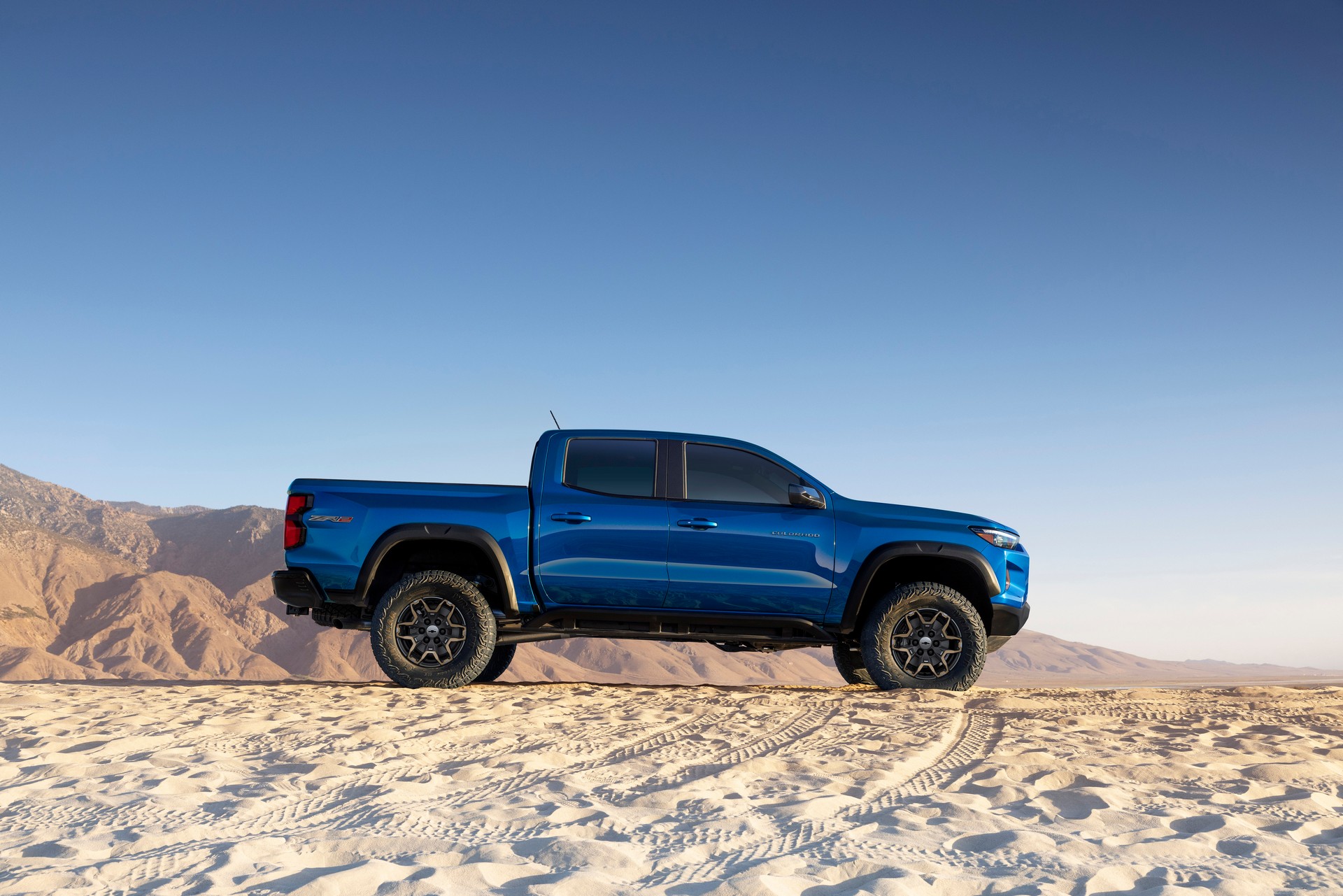 chevrolet colorado 2023 tinbanxe 9