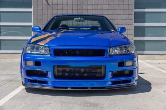 Mẫu xe Nissan Skyline R34 GT-R trong phim Fast & Furious do Paul Walker cầm lái được bán với giá 577.000 USD