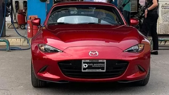 Ngắm chiếc Mazda MX-5 RF 2022 hàng hiếm đầu tiên tại Việt Nam
