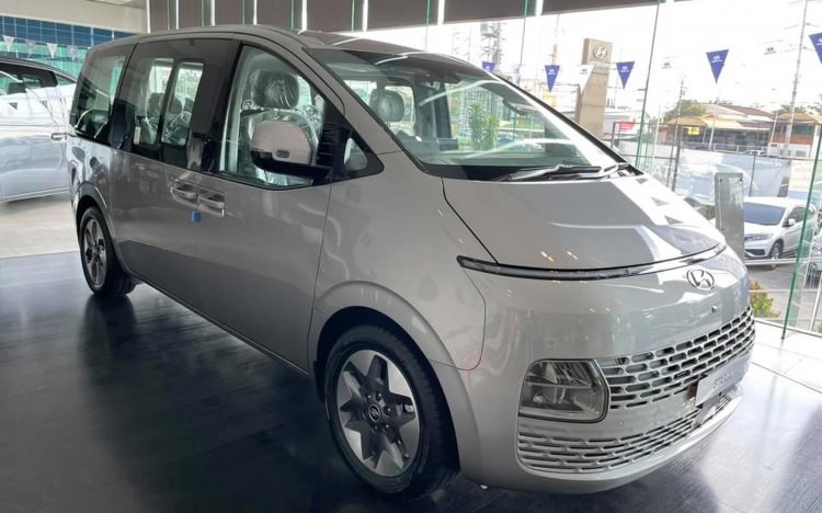 Hyundai Staria thế hệ mới đã được đưa về Việt Nam trang bị gây tò mò