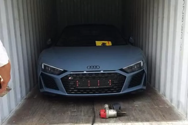 Audi R8 V10 RWD Spyder xuất hiện tại TP HCM