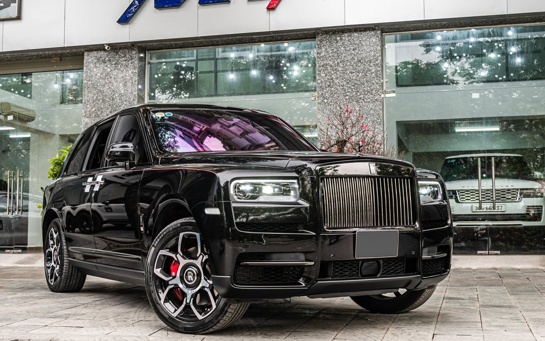 SUV siêu sang Rolls-Royce Cullinan Black Badge tại Việt Nam