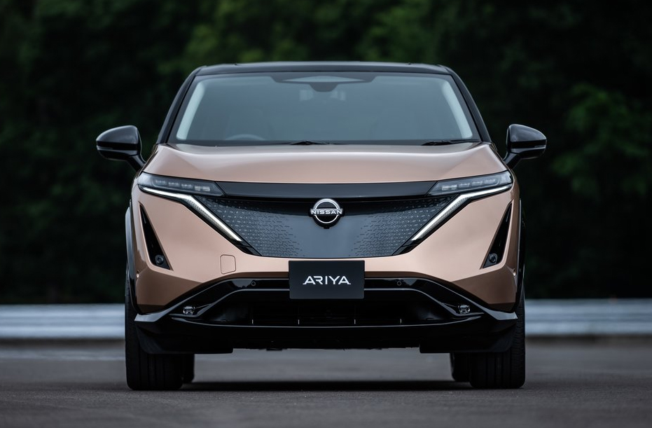 Nissan ra mắt mẫu xe SUV điện đầu tiên tên Nissan Ariya giá chỉ 1,2 tỷ đồng, cạnh tranh với Hyundai Ioniq 5