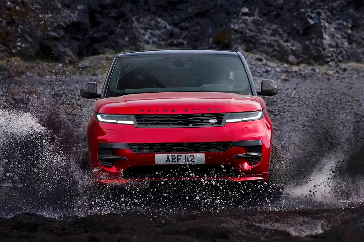 Range Rover Sport 2023 vừa trình làng, sở hữu thiết kế đẳng cấp, công nghệ ngập tràn