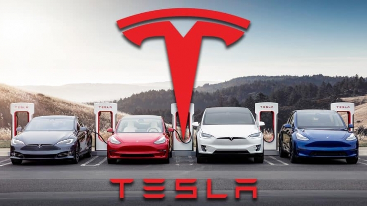 Hãng xe điện Tesla sẽ lắp màn hình xoay cho các mẫu xe điện mới?