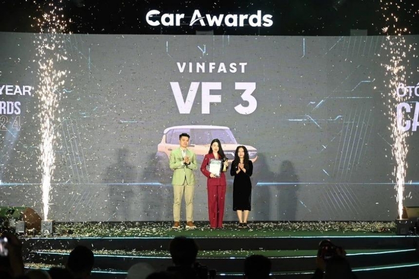 VinFast VF 3 được vinh danh Ô tô của năm 2024 tại Việt Nam