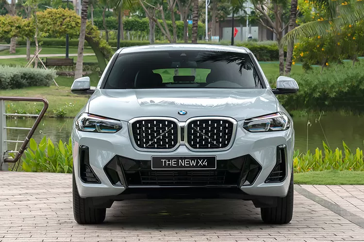 Cận cảnh chiếc BMW X4 2022 vừa ra mắt Việt Nam