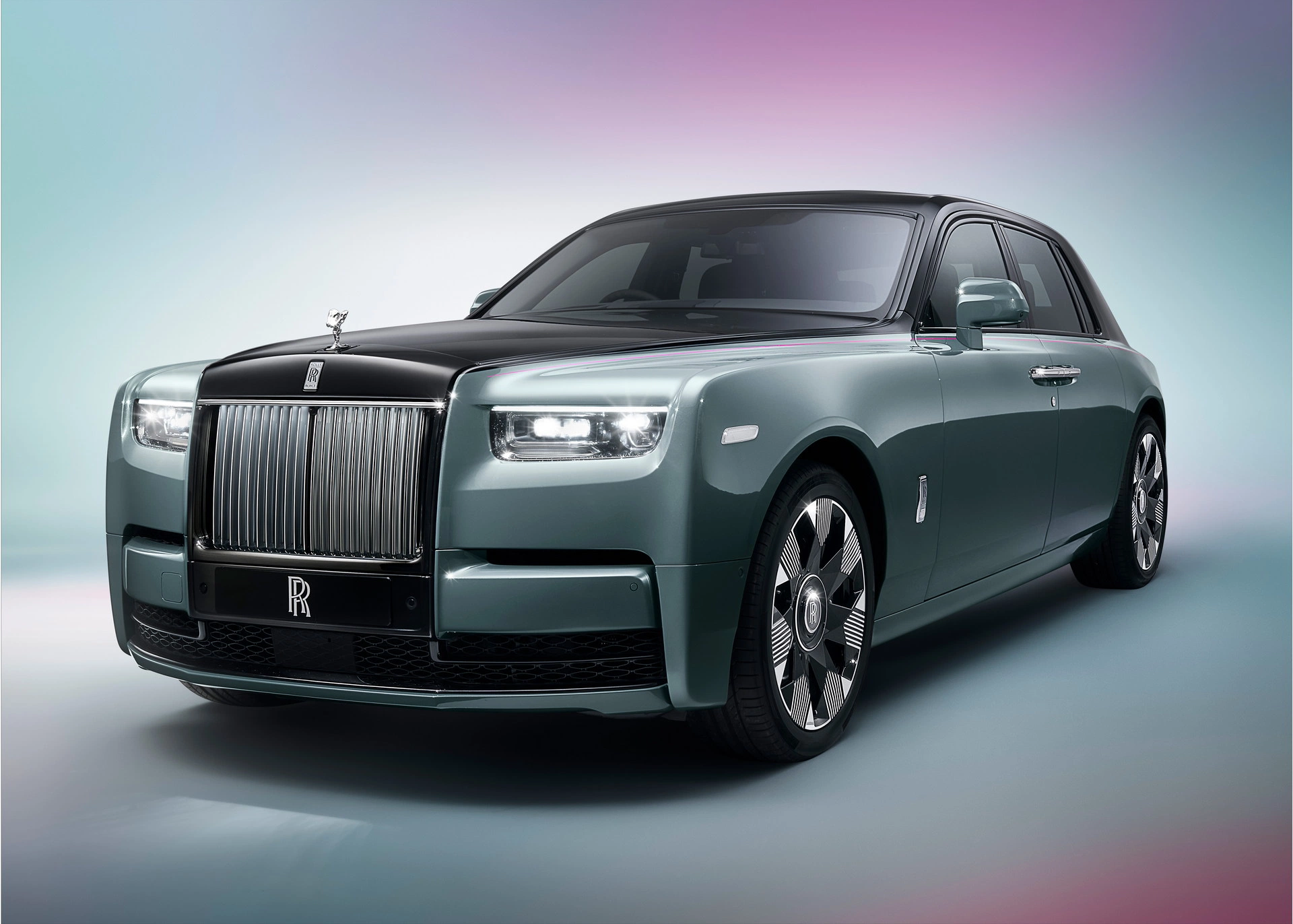 Cận cảnh Rolls-Royce Phantom thế hệ mới vừa ra mắt