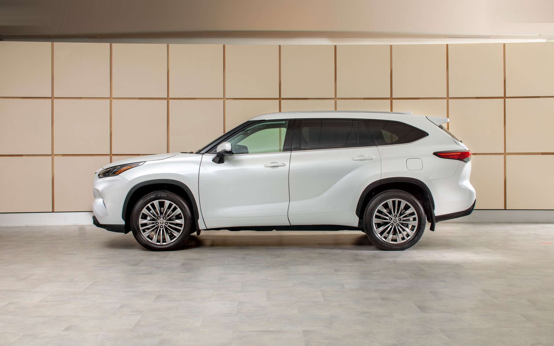 toyota highlander 2023 tinbanxe 1