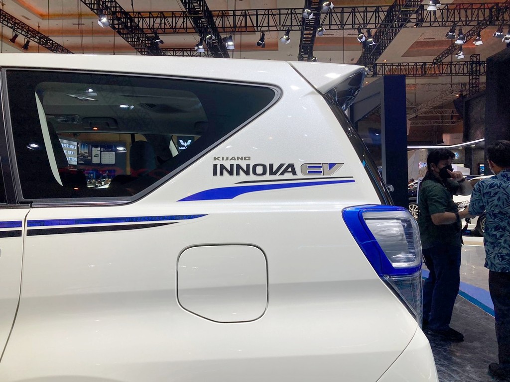 toyota innova ev concept tinbanxe 10