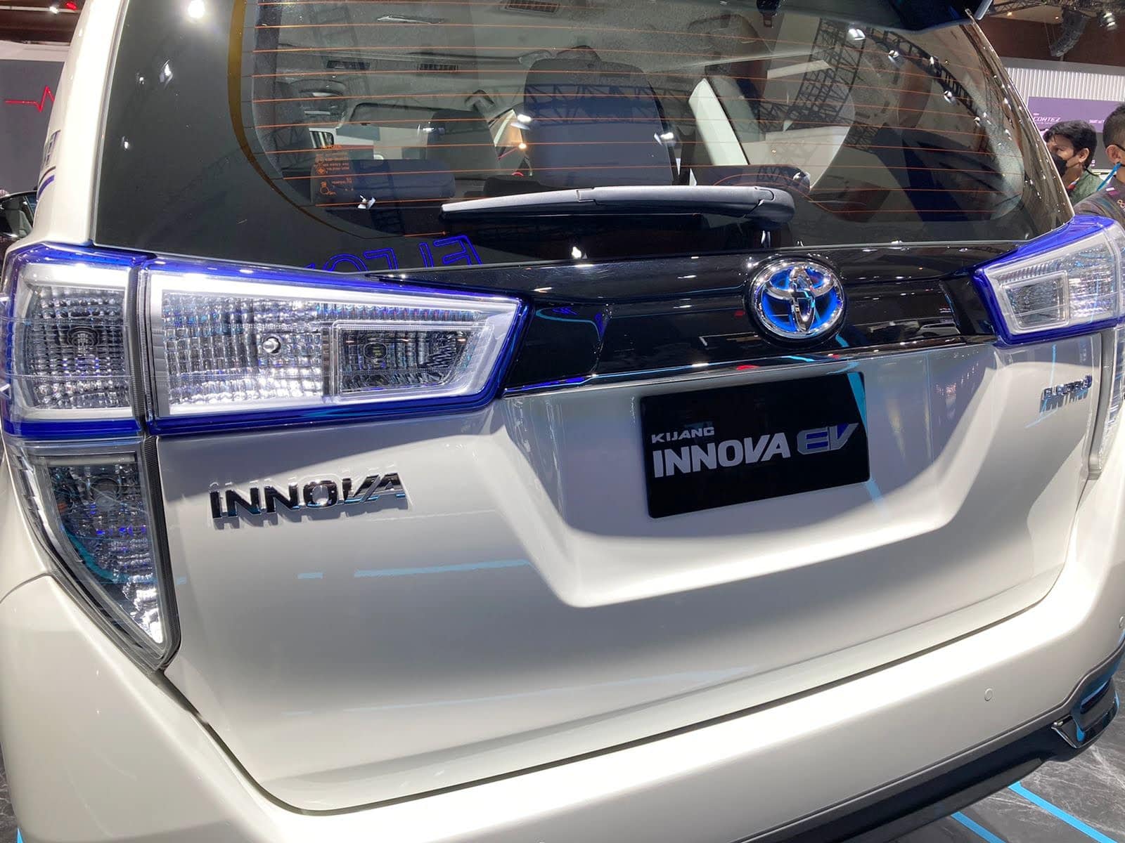 toyota innova ev concept tinbanxe 6