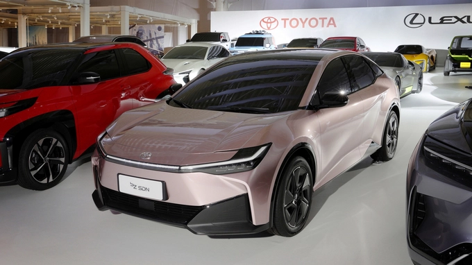 toyota bz5 tinbanxe 1