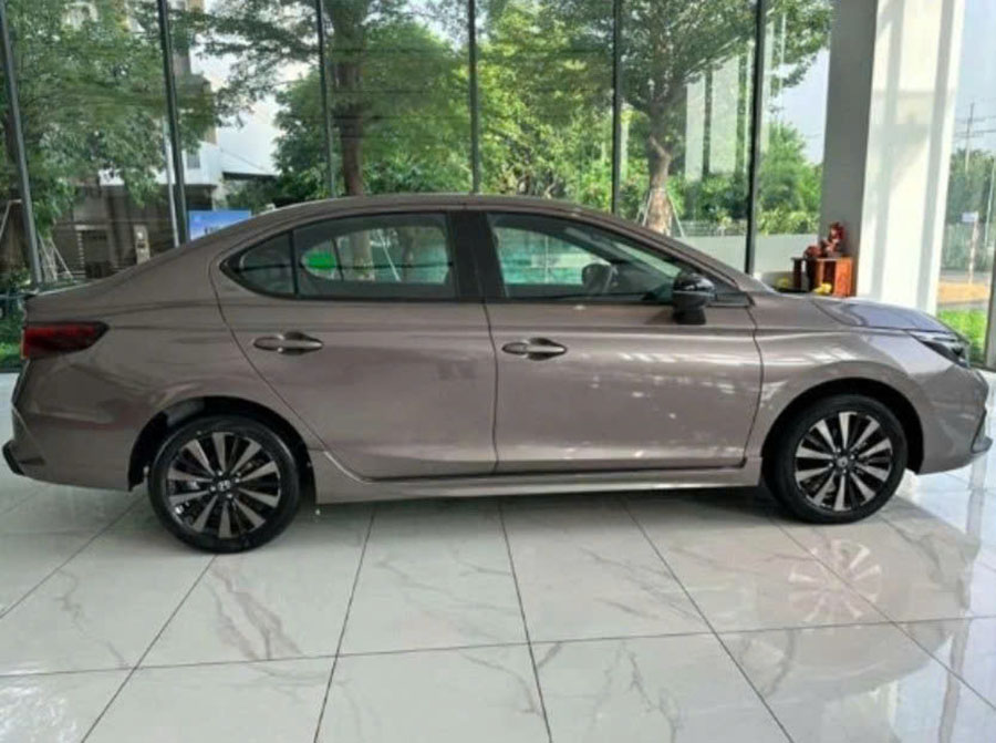 cac mau xe mau xam titan pho bien nam 2025