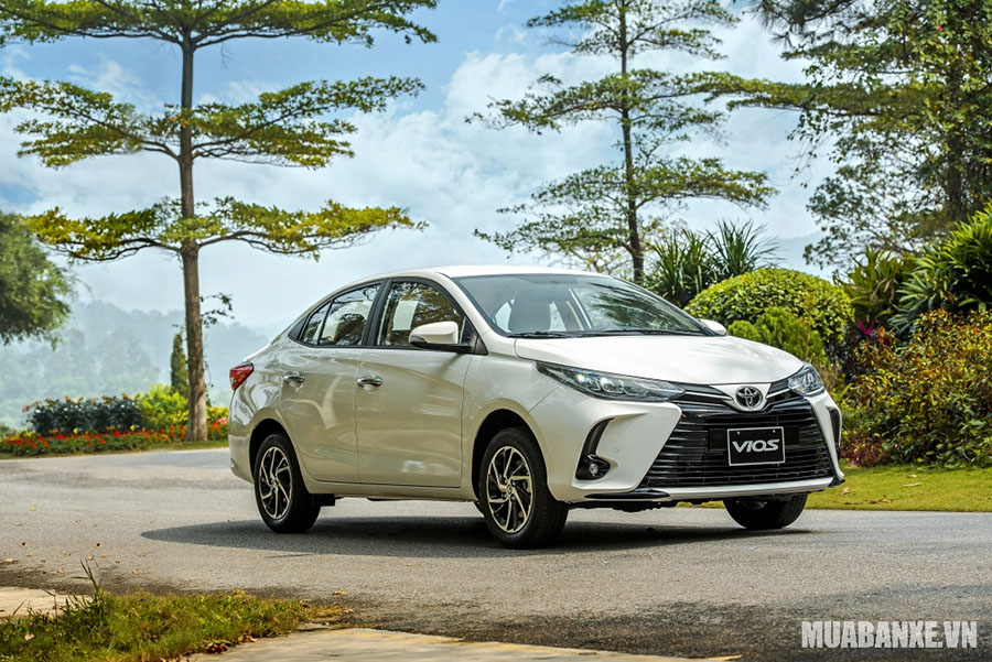 cac showroom toyota tren ca nuoc lien tuc chay lich lai thu