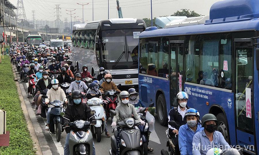 do thi viet nam ngap o nhiem am thanh tu coi xe tinbanxe vn