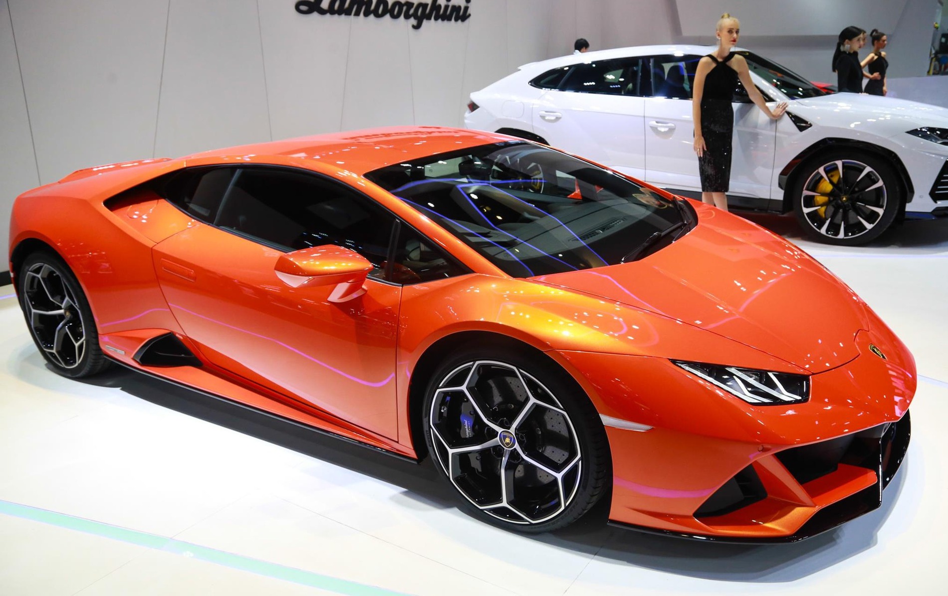 Ngắm nhìn chiếc Lamborghini Huracan EVO đầu tiên có mặt tại Việt Nam