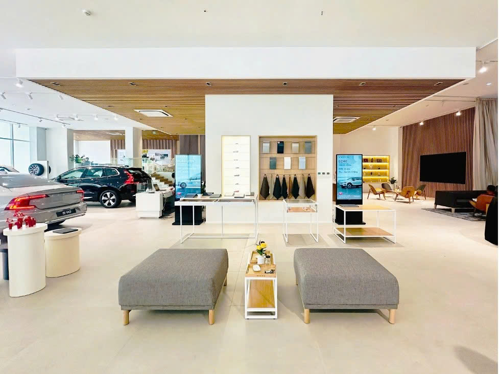 khong gian trung bay trai nghiem scandinavian voi dong xe moi nhat