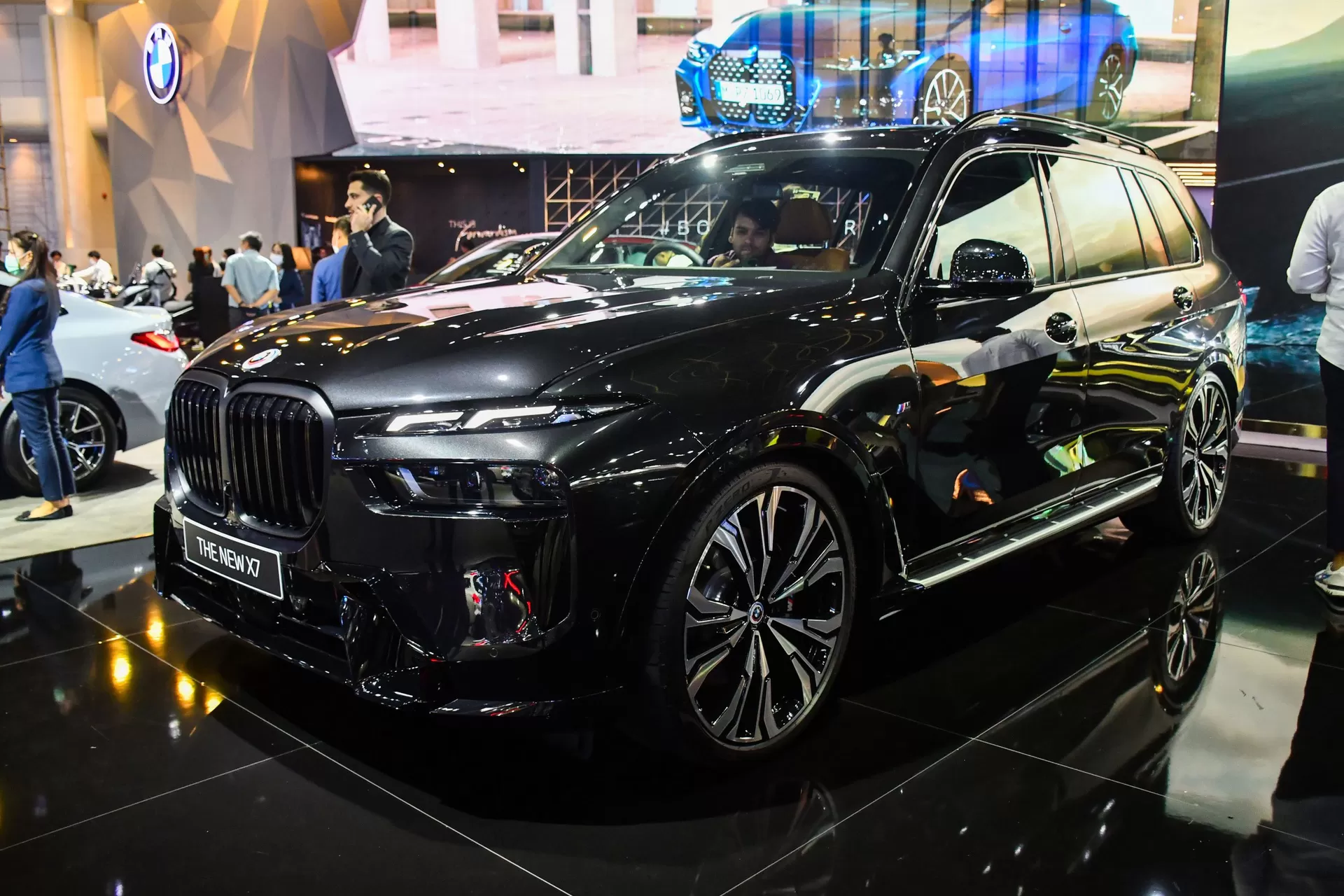 Chi tiết BMW X7 2023 tại Thái Lan trước khi ra mắt tại Việt Nam