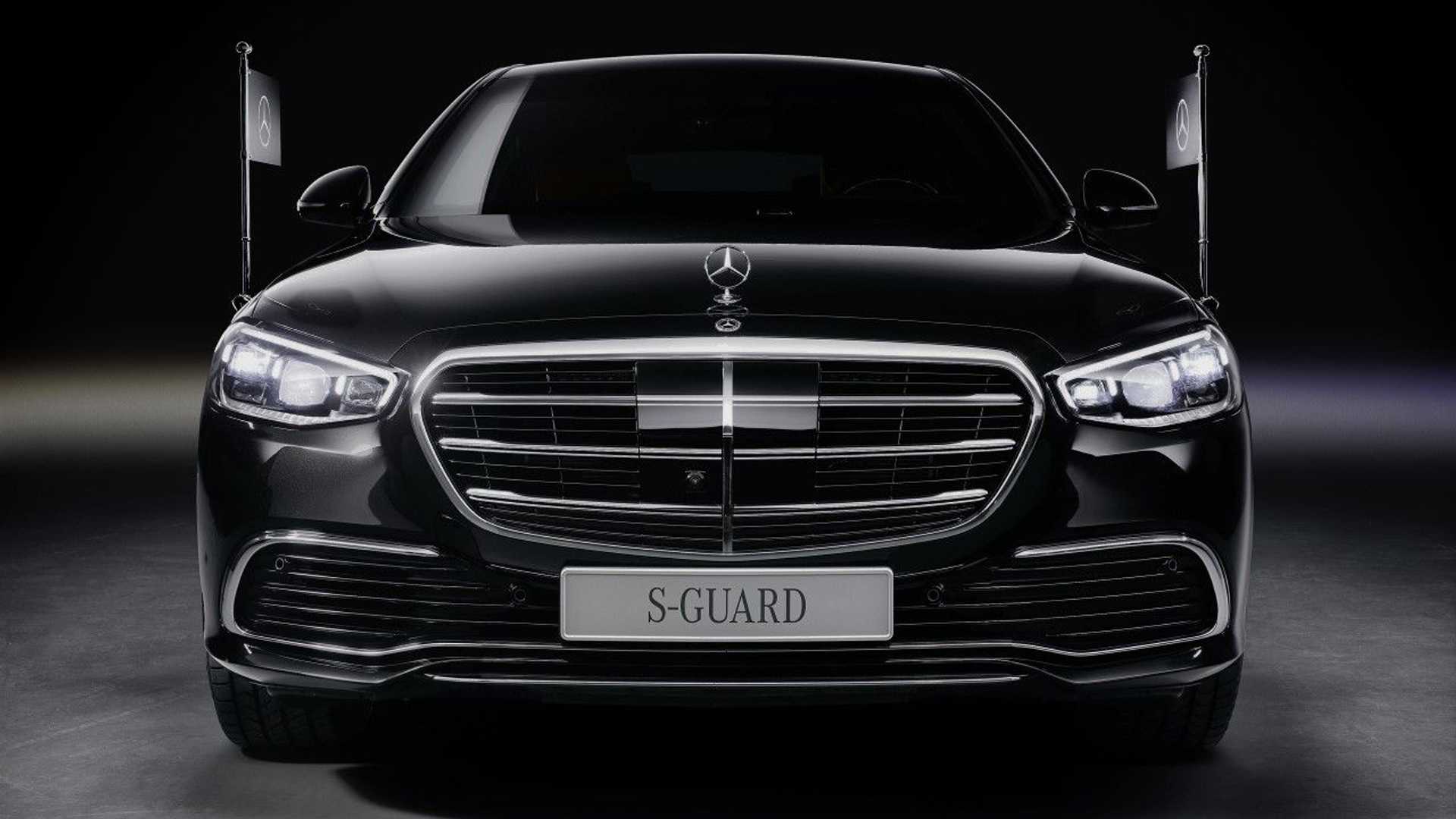 Súng AK-47 vô dụng đối với thế hệ xe bọc thép Mercedes-Benz S-Class mới