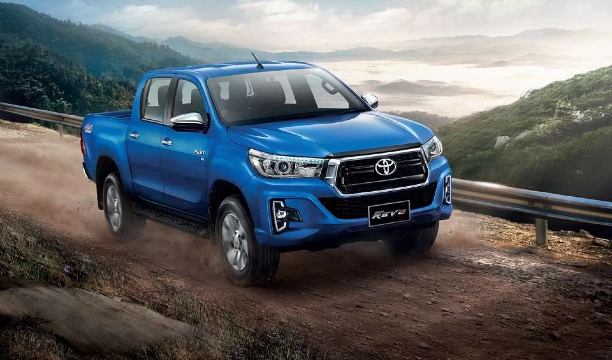 Toyota Hilux sắp ra mắt bản hybrid như hàng hot Toyota Corolla Cross.