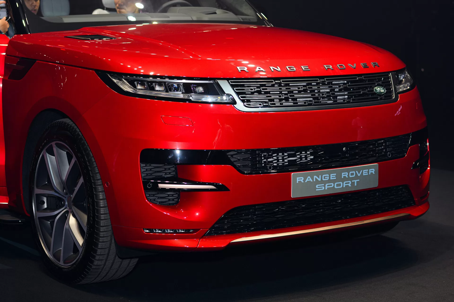 Range Rover Sport 2023 phiên bản đắt nhất tại Việt Nam: Tính năng và giá bán chi tiết