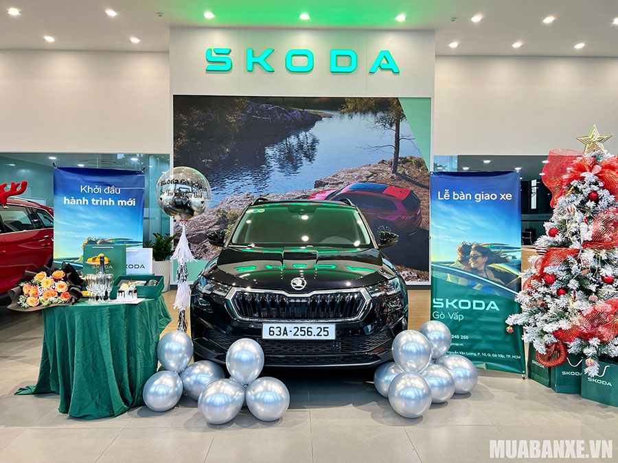 skoda mo rong bao hanh 8 nam 120 000 km cho kushaq slavia ca xe cu