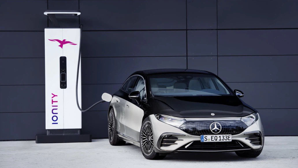 Mercedes - Benz EQS sắp có mặt tại Việt Nam: Hứa hẹn dẫn đầu cho một loạt dòng xe điện hạng sang khác.