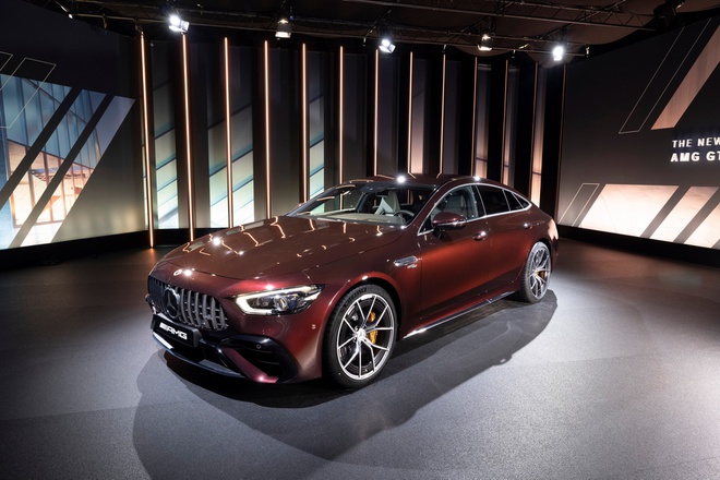 Mercedes-AMG GT 2022 bản 4 cửa trình làng với không gian rộng rãi đủ cho 5 người
