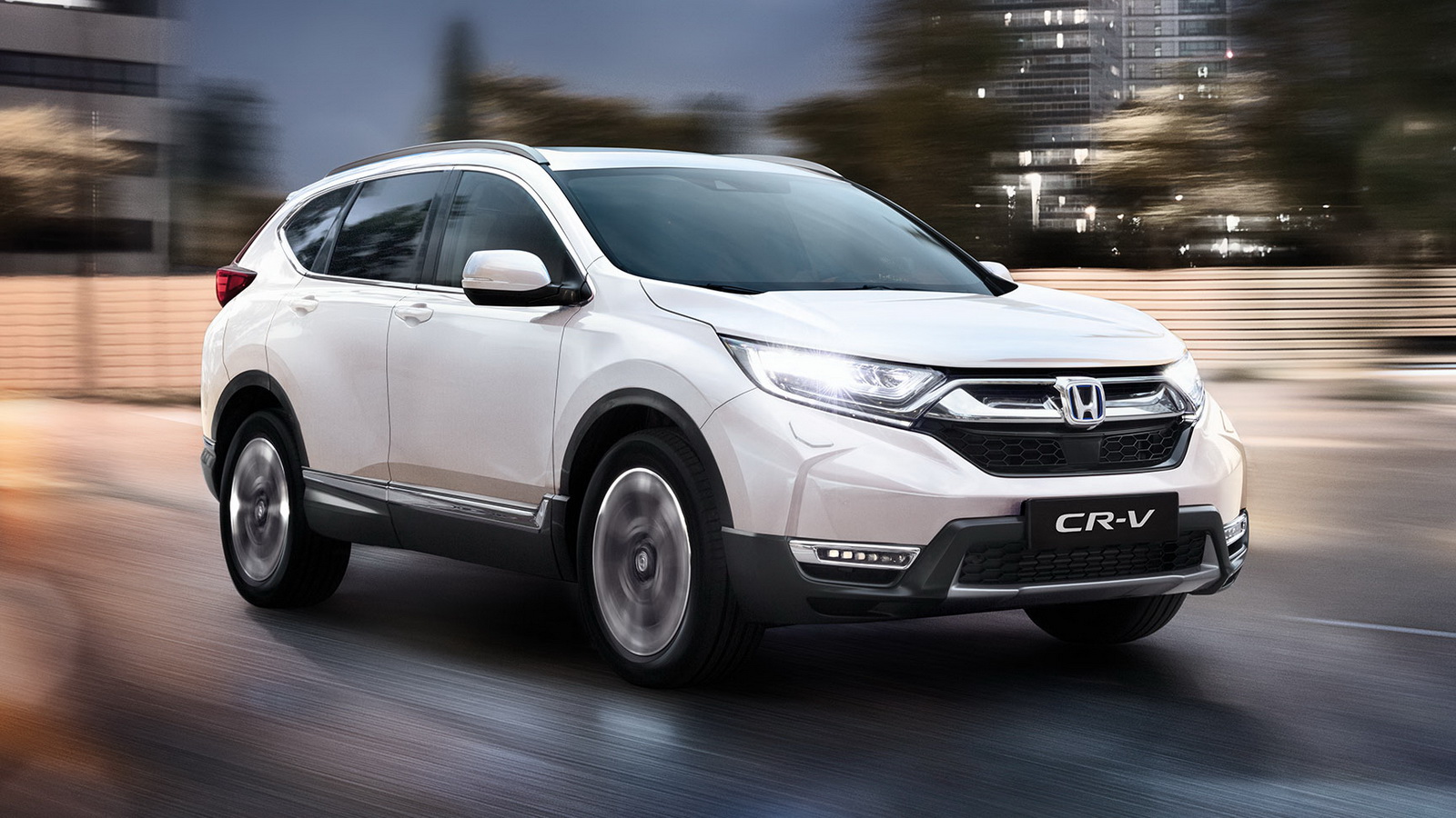 Honda CR-V giảm giá thấp nhất trong lịch sử - Quyết ‘đối đầu’ doanh số với Mazda CX-5 và Hyundai Tucson.