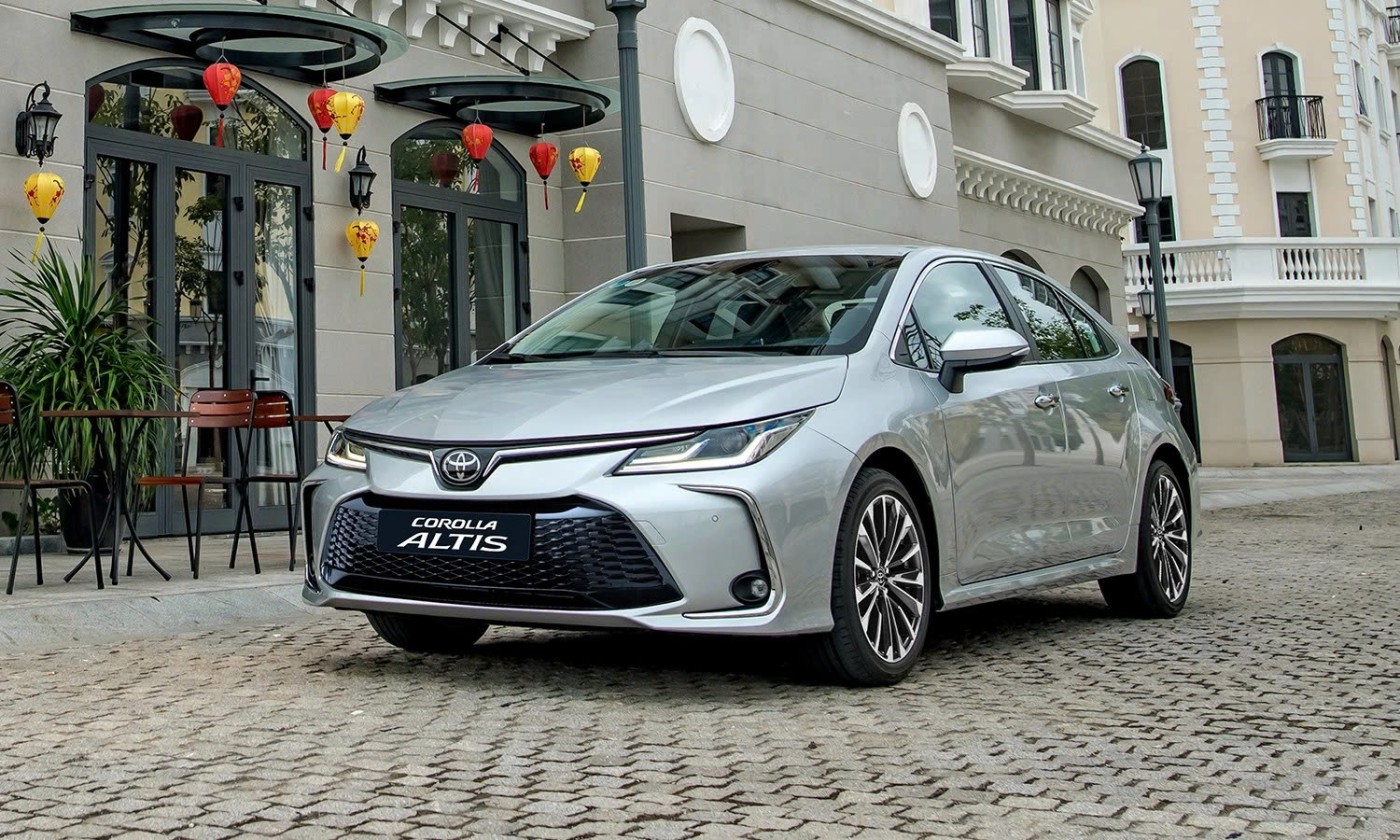 toyota corolla altis 17 xe 725 870 trieu tut doc o sedan c
