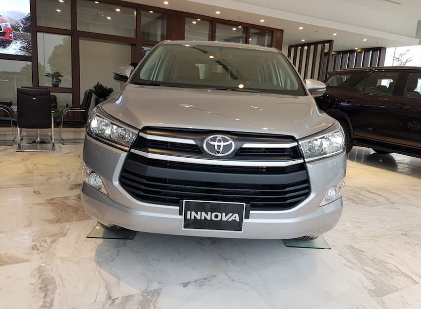 Hãng xe Toyota giảm giá hàng loạt xe trong tháng 12