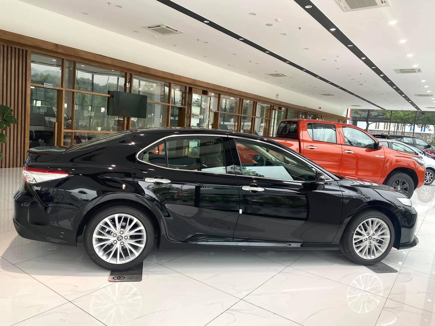 toyota lao cai 9