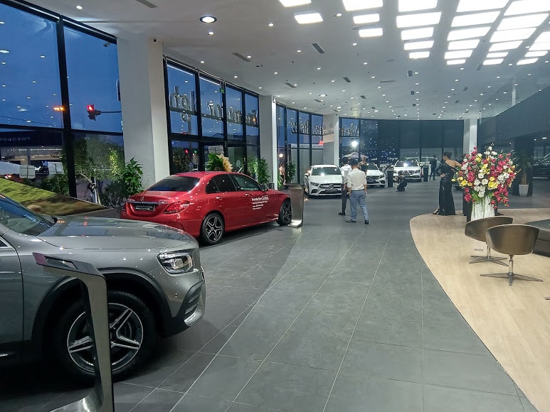 mercedes benz vinh nghe an 2