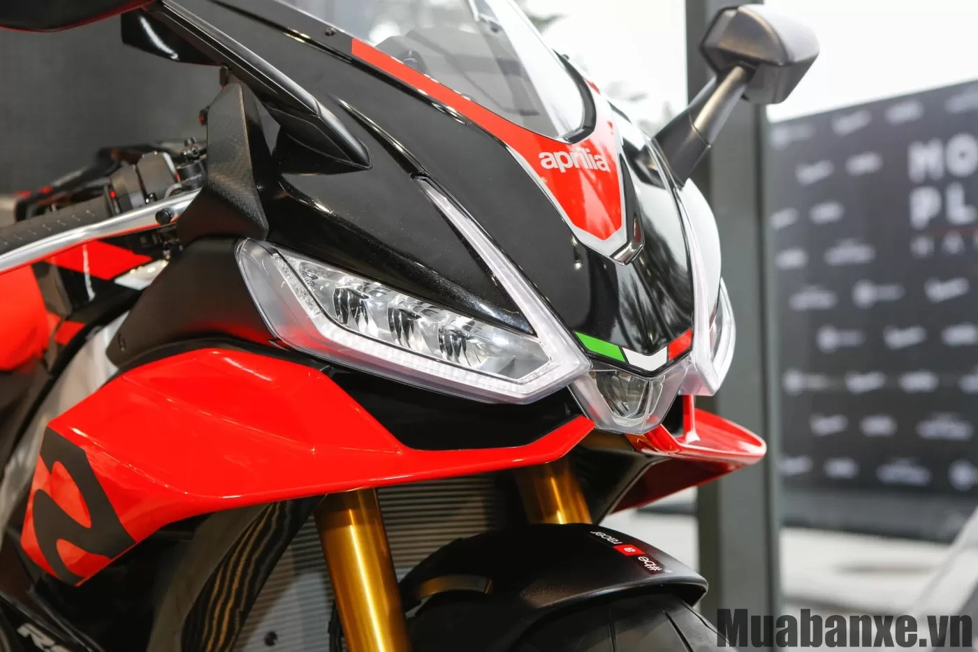 Thiết kế đầu xe Aprilia RSV4