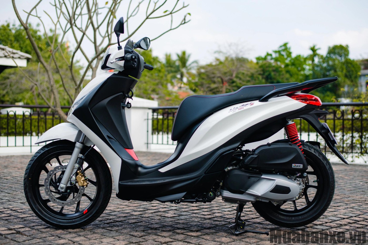 than xe piaggio medley