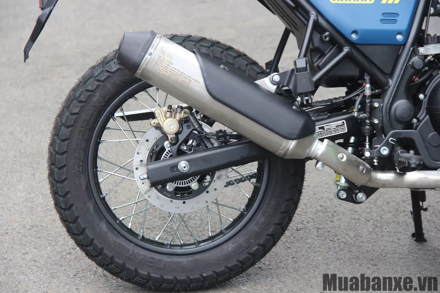 Mâm và lốp xe Royal Enfield Scram 411