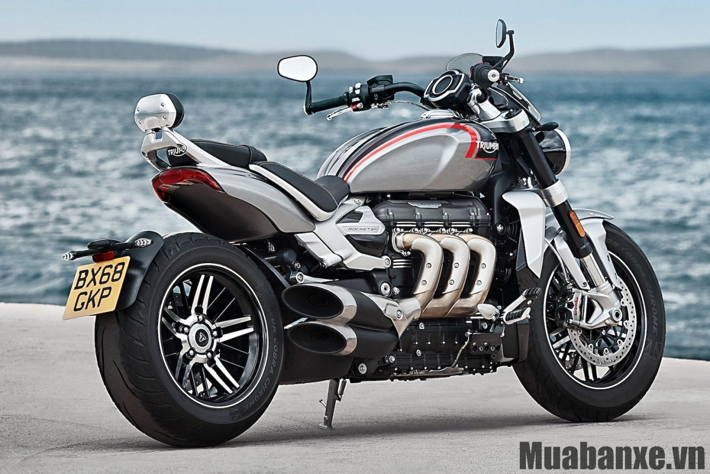 duoi xe triumph rocket 3 gt
