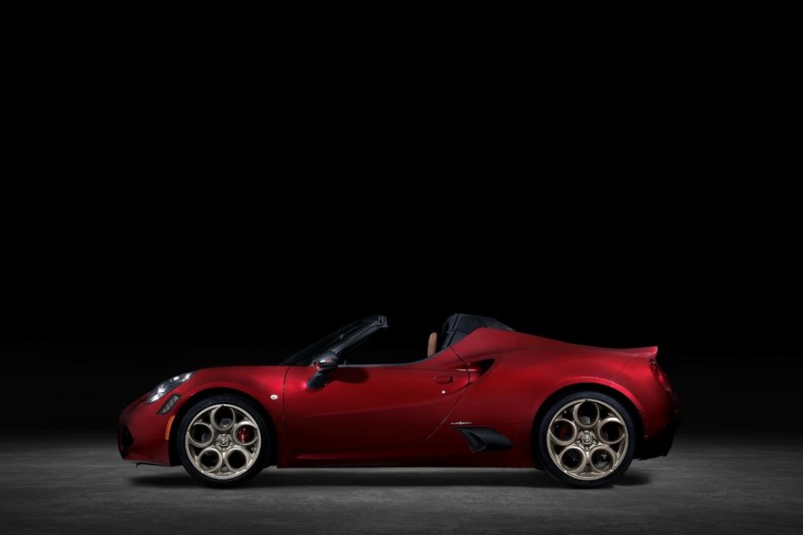 Thiết kế thân xe alfa romeo 4c