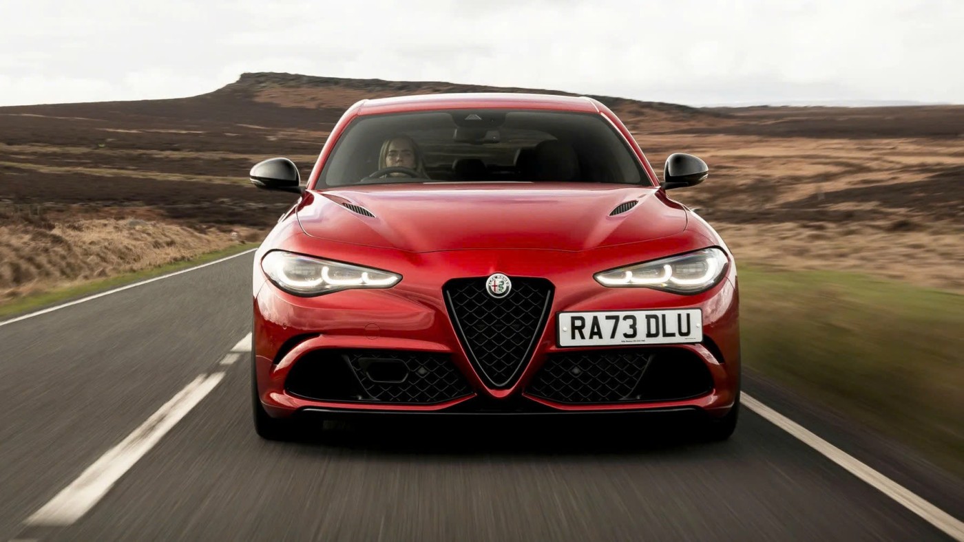 dau xe alfa romeo giulia quadrifoglio tinbanxe vn