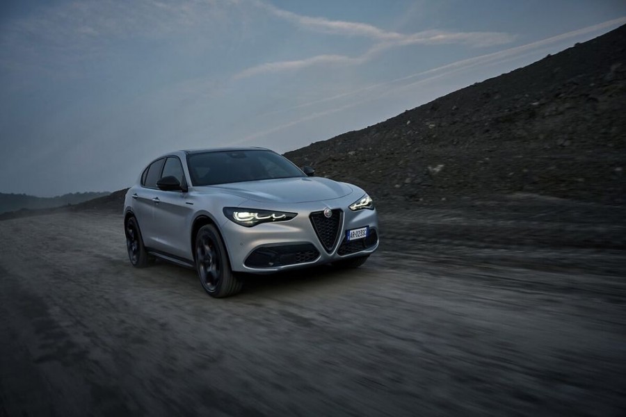 Thiết kế đầu xe alfa romeo stelvio 