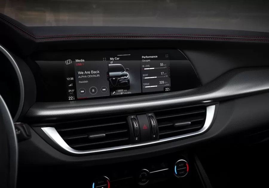 Trang bị tiện nghi giải tríe alfa romeo stelvio