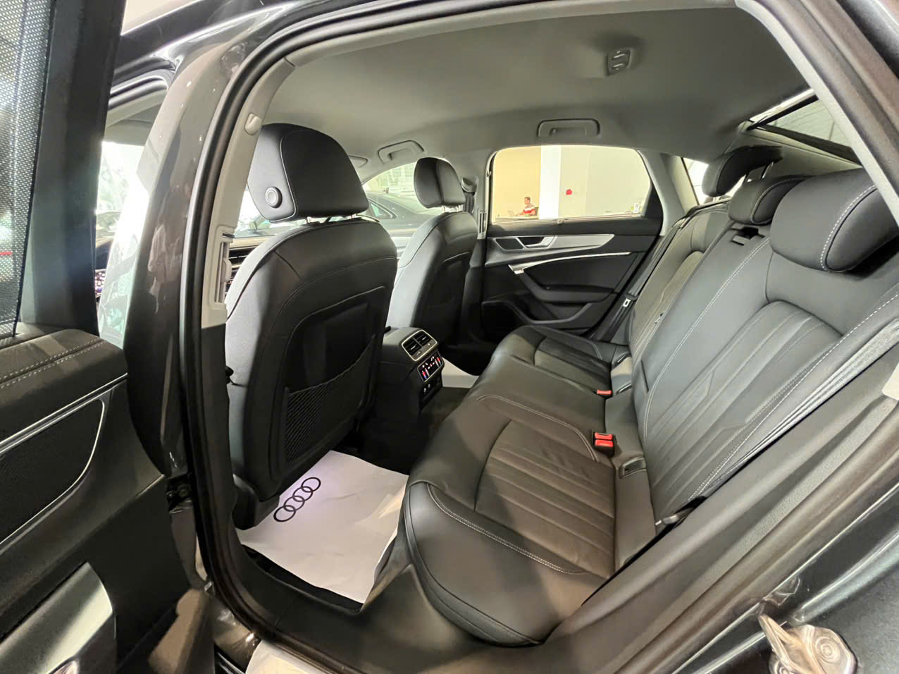 ghe ngoi cua xe audi a6 tinbanxe vn