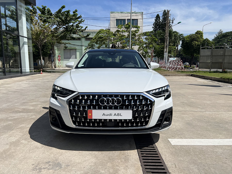 dau xe audi a8 mau trang tinbanxe vn