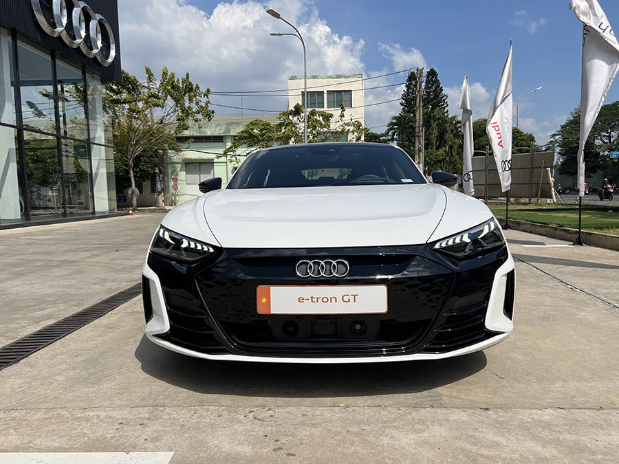 dau xe audi etron gt tinbanxe vn