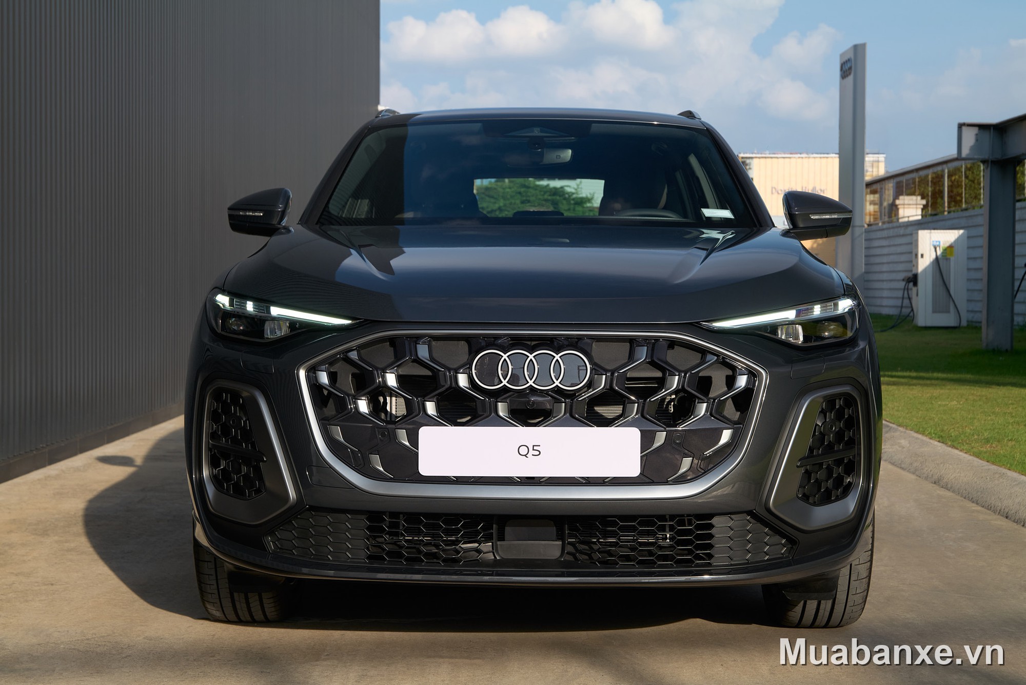 Audi Q5 2026 - đầu xe nhìn từ trước