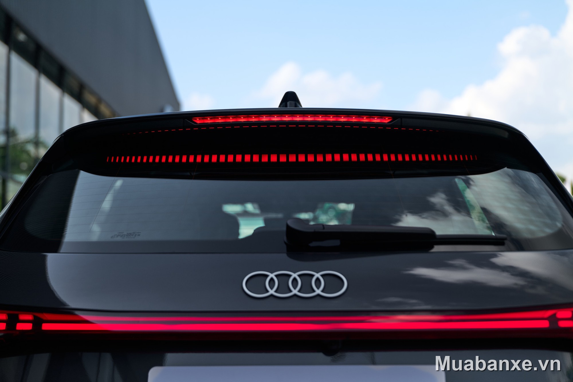 Audi Q5 2026 đèn hậu nhìn từ sau