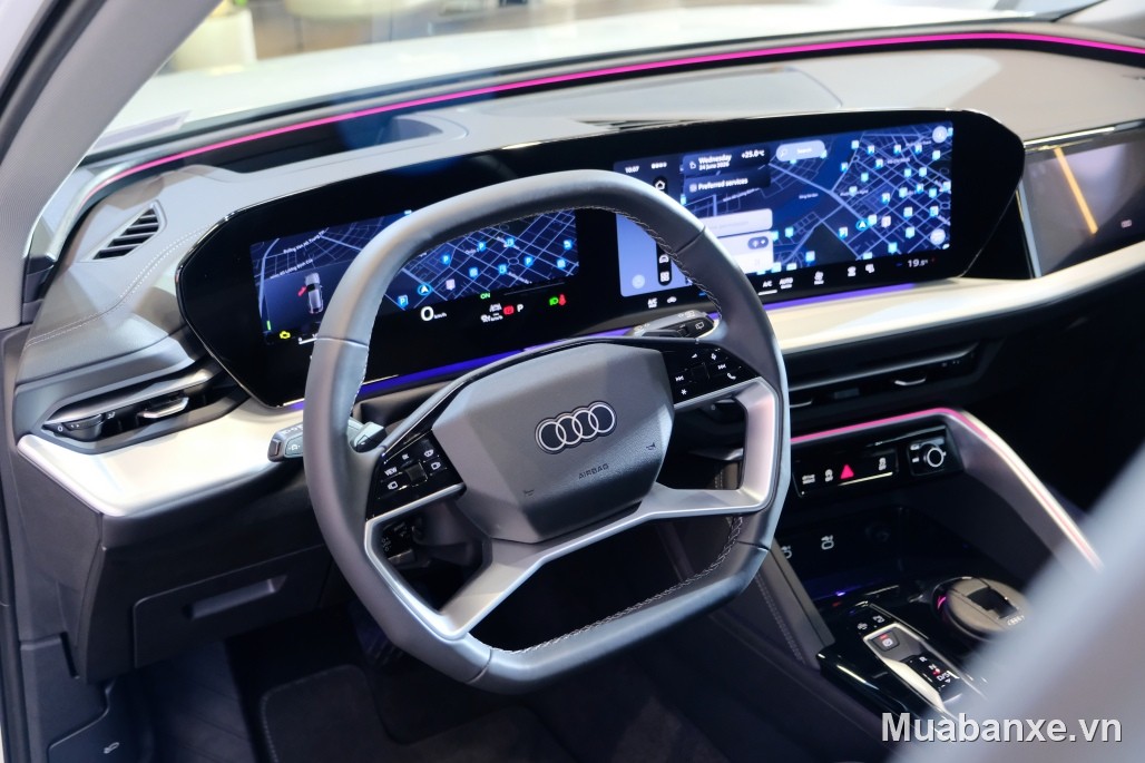 Audi Q5 2026 với vô lăng hiện đại và màn hình giải trí (góc khác)